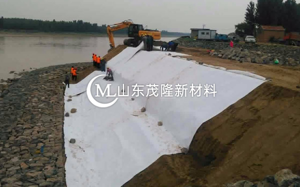 《滬通長江橋項(xiàng)目》土工布施工