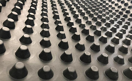 排水板的生產(chǎn)過(guò)程及給用戶(hù)帶來(lái)的好處