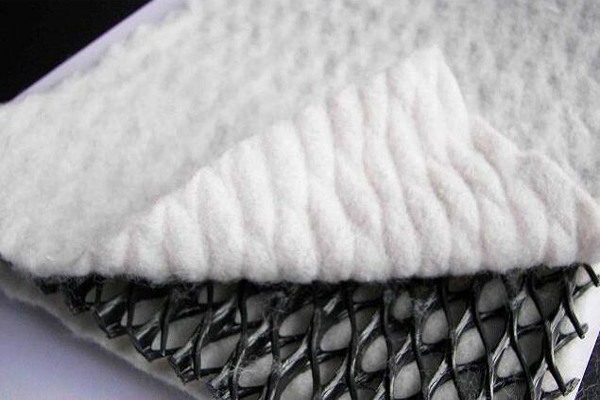 三維復(fù)合排水網(wǎng)在運(yùn)輸時(shí)有哪些注意事項(xiàng)呢？  第1張