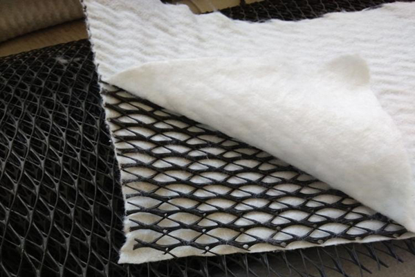 深入了解復(fù)合排水網(wǎng)的鋪設(shè)方法，掌握技巧全解析！  第3張