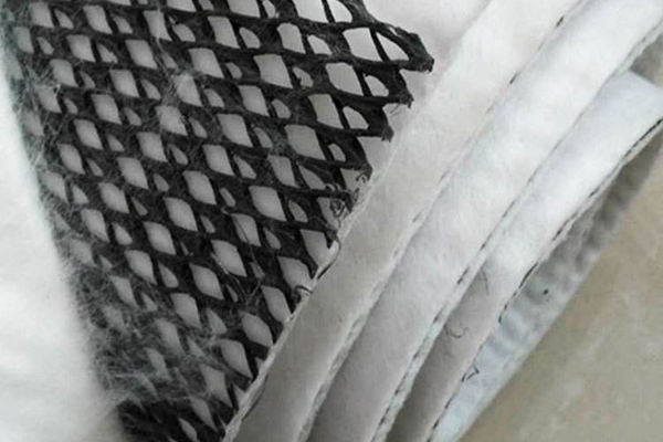 土工復(fù)合排水網(wǎng)鋪設(shè)安裝注意事項(xiàng)，你必知！  第4張