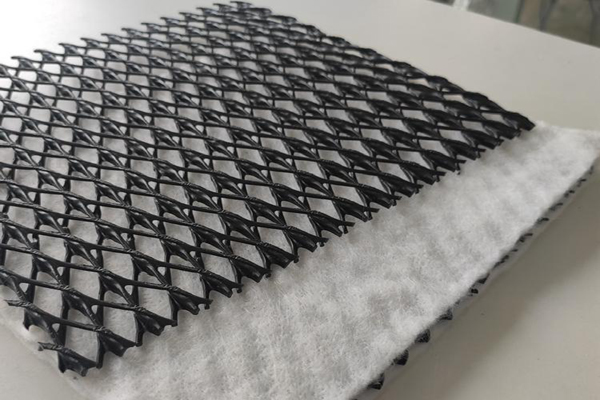 學(xué)會使用復(fù)合排水網(wǎng)的搭接方法，建筑排水更高效！  第2張