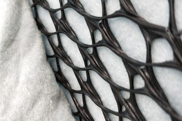 如何利用三維復(fù)合排水網(wǎng)在護坡及復(fù)綠中發(fā)揮作用  第2張