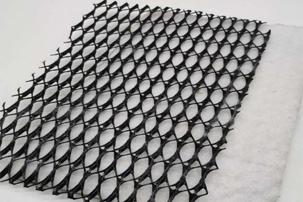 復(fù)合排水網(wǎng)的固定方法 第2張