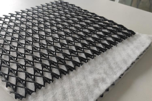 三維復(fù)合排水網(wǎng)的制造工藝  第2張